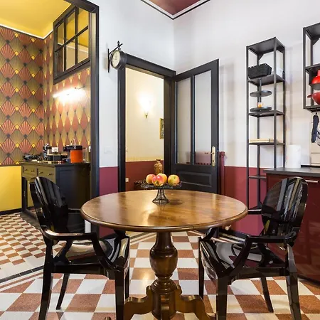 アパート La Casa Di Gatsby Art Deco In Centro Con Parcheggio E Terrazza ゴリツィア